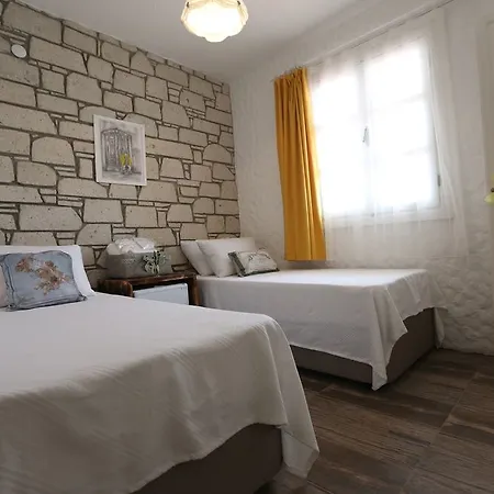 Oda ve Kahvaltı Peroni Alaçatı